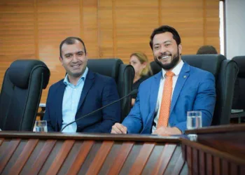 Presidente nacional do Novo desembarca em Rio Branco para empossar diretório