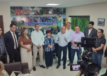Prefeitura de Rio Branco prorroga prazo de concurso da Educação por mais 2 anos e anuncia novo concurso para este ano