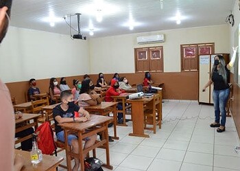 Educação do Acre abre mais de 600 vagas para cursos de línguas estrangeiras