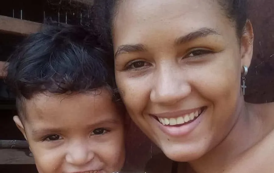 Família de criança que fará cirurgia de reversão da colostomia pede ajuda para compra de remédios e alimentos