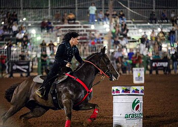 Prova dos Três Tambores movimentou a noite desta terça-feira, 1º, na Arena do Parque de Exposições, em Rio Branco. Foto: José Caminha/Secom
