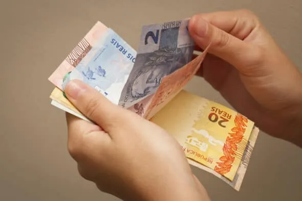 Salário mínimo ideal para sobreviver no Brasil deveria ser de quase R$ 7 mil, estima Dieese