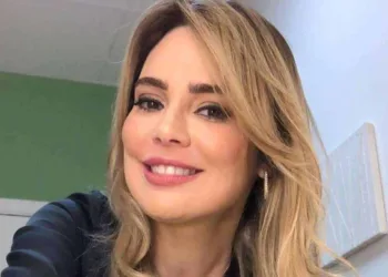 A Fazenda 15: jornalista Rachel Sheherazade é confirmada no elenco