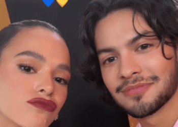 Bruna Marquezine é flagrada em momento íntimo com Xolo Maridueña e fãs vão ao delírio: 'Lindo de se ver'
© Reprodução, Instagram