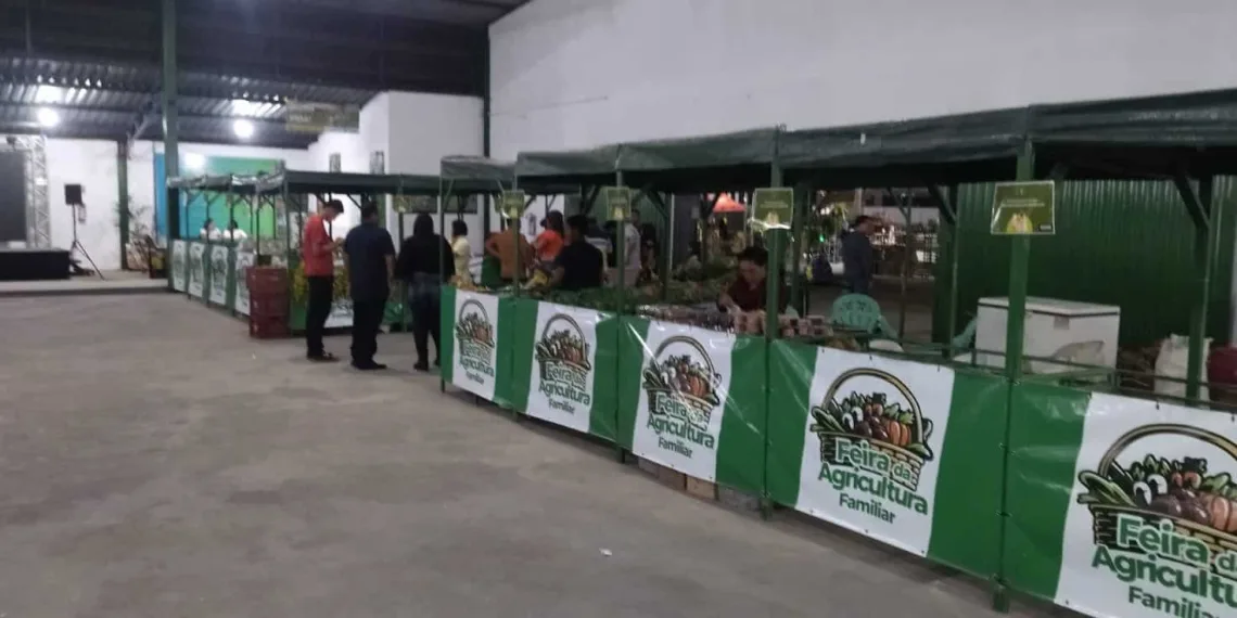 Feira reúne produtores das regionais de Rio Branco e Bujari, ficando disponível ao público das 5 às 11h, no pátio da Secretaria de Agricultura. Foto: cedida