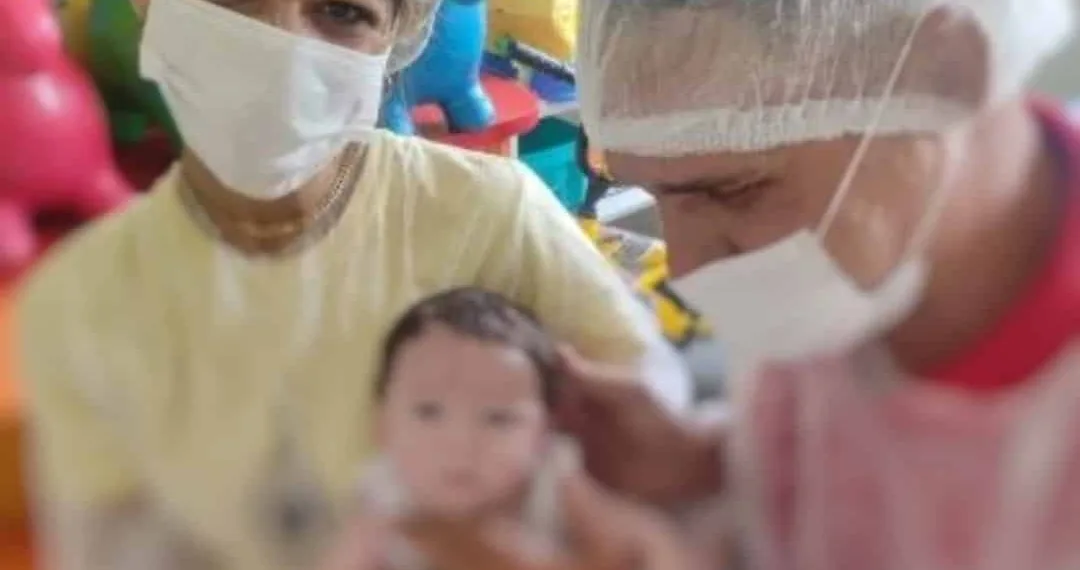 Caso Arthur Gael: pais fazem visitas ao bebê com acompanhamento de psicóloga no Educandário