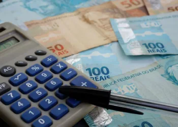 Receita abre consulta a novo lote de restituição na segunda-feira