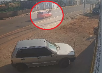 Mulher atropelada por carro na Estrada da Sobral recebeu alta no mesmo dia