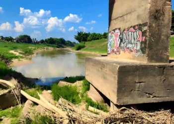 Após rio Acre atingir menor marca deste ano, Prefeitura de Rio Branco deve decretar situação de emergência devido à seca