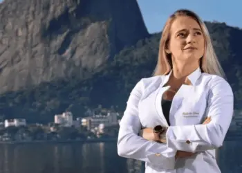 Nutricionista que 'montou' sem calcinha em homem desabafa: 'Errei'