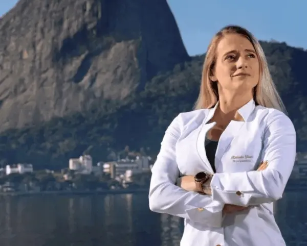 Nutricionista que 'montou' sem calcinha em homem desabafa: 'Errei'