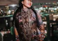 Mulher indígena do Acre participa de eventos culturais em Nova York: 'o universo é o limite'