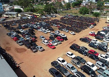 Mais de 140 lotes estarão disponíveis para arremate. Foto: Arquivo Detran