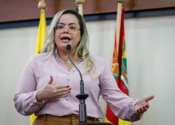 Jornalista processa Michelle Melo por assédio moral: ‘foram diversos constrangimentos’
