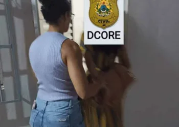 Mulher que se passava por cliente e é acusada por inúmeros furtos em comércios de Rio Branco é presa