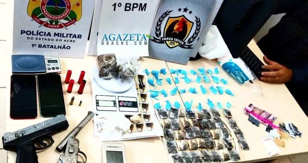 Quarteto é preso após polícia identificar fumaça de maconha saindo de área de mata