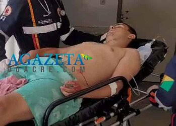 Homem reage a assalto em frente ao Palácio e é ferido a golpes de faca