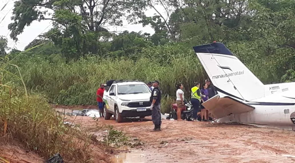 Avião cai e mata 14 pessoas em Barcelos, interior do Amazonas