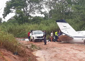 Avião cai e mata 14 pessoas em Barcelos, interior do Amazonas