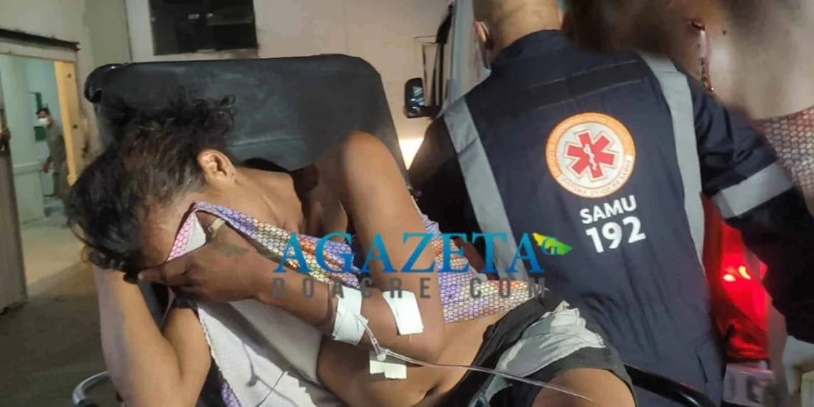 Mulher leva facada nas costas e é encaminhada ao Pronto-Socorro de Rio Branco