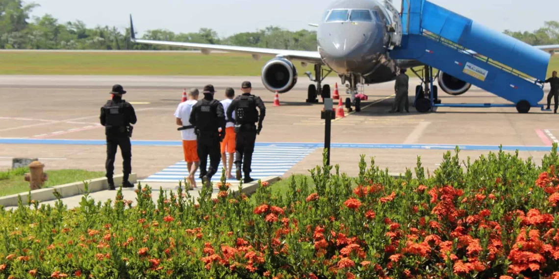 Veja quem são os 14 detentos transferidos do Acre para um presídio federal