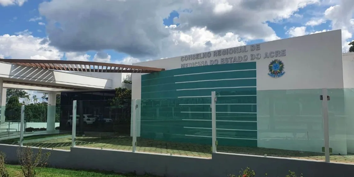 Maranhense tenta falsificar diploma de medicina e é denunciado à PF pelo CRM-AC