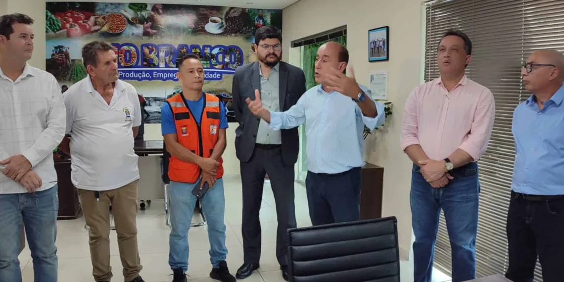Bocalom decreta situação de emergência em Rio Branco devido à seca do Rio Acre