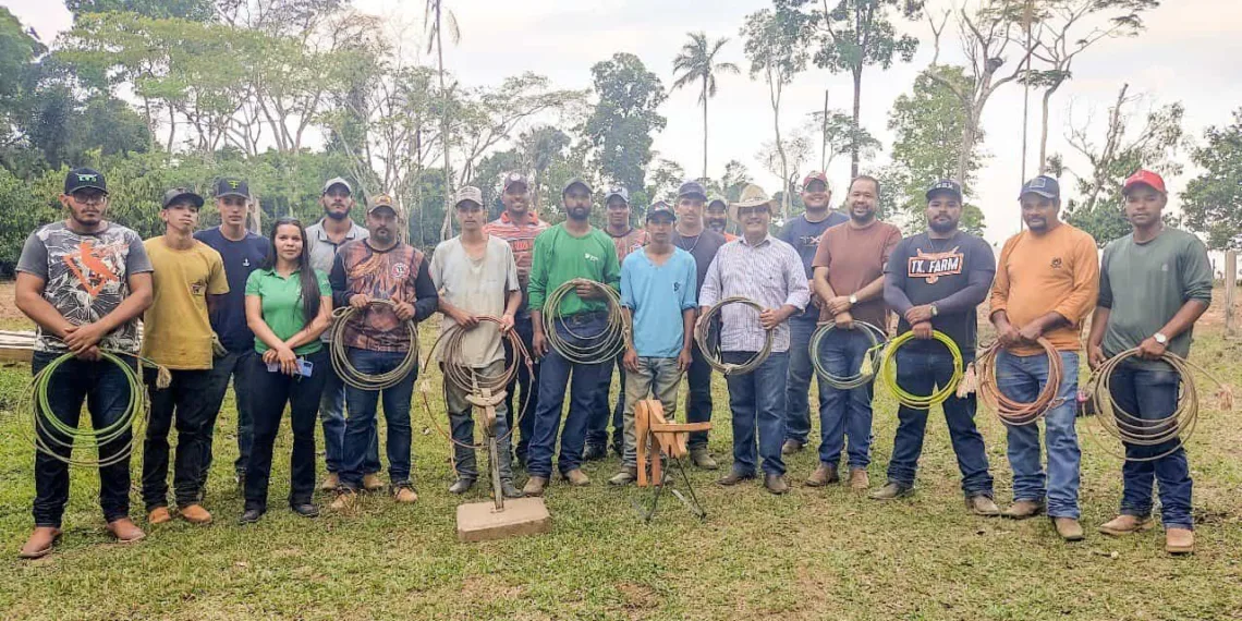 Parceria entre o governo do Estado e o Serviço Nacional de Atividade Rural (Senar) garantiu a realização do curso de laço, beneficiando trabalhadores do campo que trabalham com essa atividade, bem como em competições. Foto: cedida