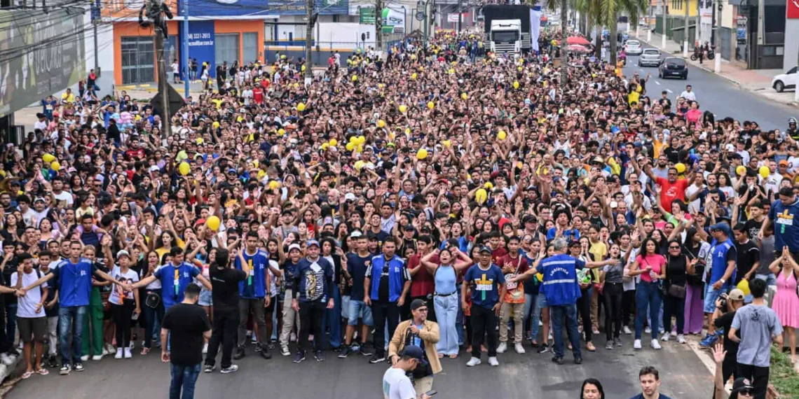 Marcha para Jesus reúne 15 mil fiéis nas ruas de Rio Branco; veja as fotos