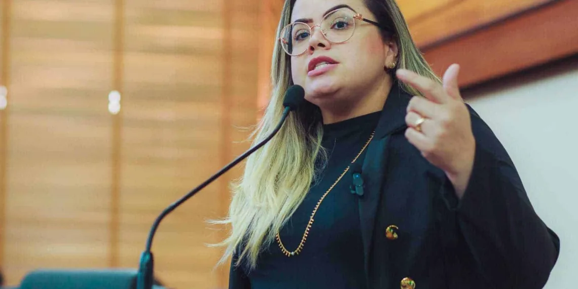 Michelle Melo cobra vistoria em ramal e permissão de estágio em hospital no interior
