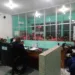 Após uma hora de atraso, começa sessão que decidirá sobre cassação de vereador indiciado por violência política no Bujari; mulheres acompanham votação