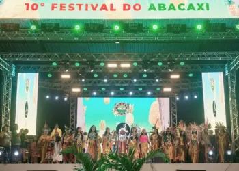 Segunda noite do tradicional Festival do Abacaxi, em Tarauacá, é sucesso de público