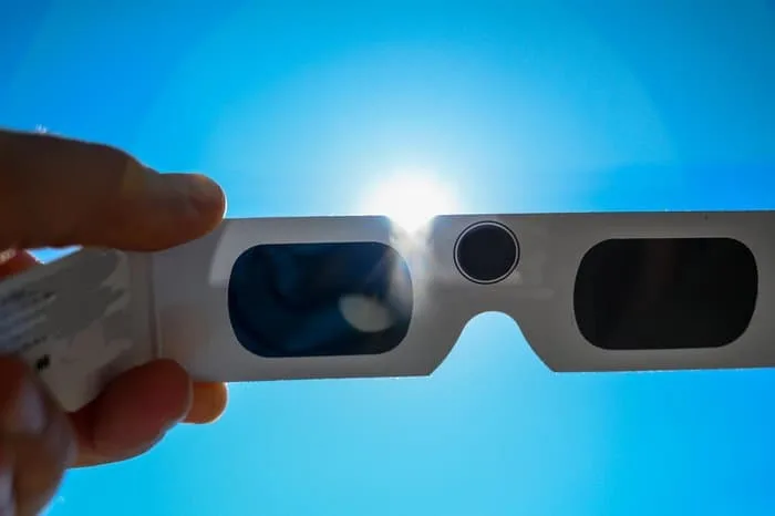 Eclipse solar no Acre: saiba como se proteger do fenômeno que vai escurecer o céu