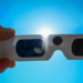 Eclipse solar no Acre: saiba como se proteger do fenômeno que vai escurecer o céu
