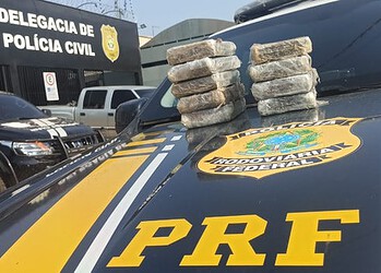 PRF prende cinco pessoas e apreende quase 10 quilos de cocaína em operação contra facções criminosas no Acre