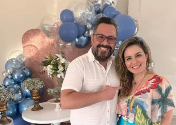 Um belo registro do senador Alan Rick, aniversariante da última segunda,23, ao lado de sua irmã Mirla Miranda