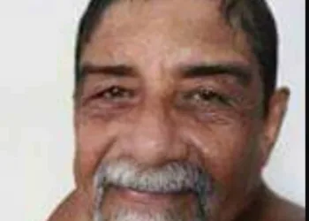 Radialista acreano J. Valentim luta pela vida em UTI de hospital em Recife