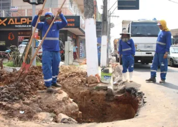 Na Avenida Ceará, intervenção da Emurb requer atenção de motorista e motociclistas
