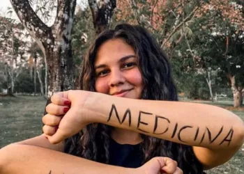 Jovem do Taquari que passou para Medicina na Ufac oferece 'aulão' a estudantes de baixa renda