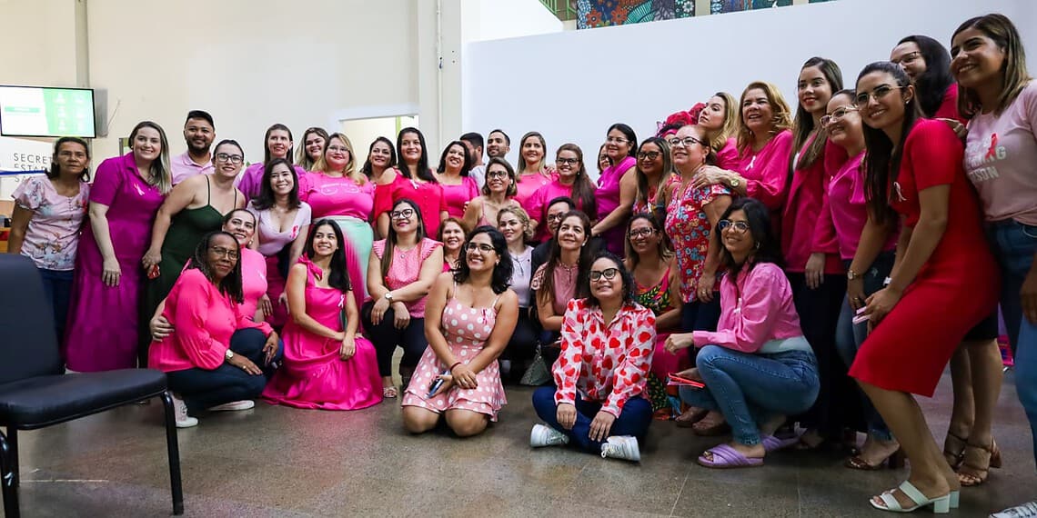 Abertura, realizada na sede da Sesacre, reuniu servidores que compareceram usando a cor rosa, que simboliza a campanha. Foto: Odair Leal/Sesacre