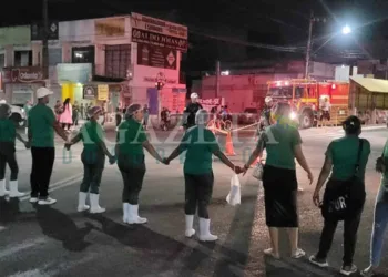 O terceirizados fizeram novi protesto na noite desta terça-feira (Foto: Cedida)