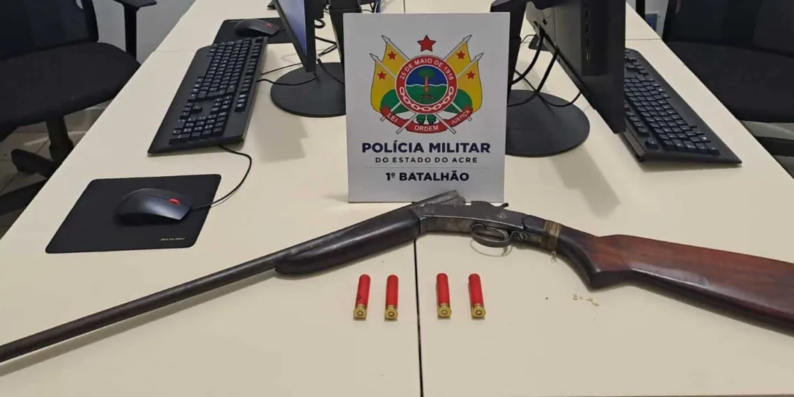 Militares prendem indivíduo e apreendem arma de fogo