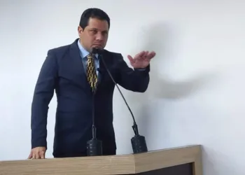 Líder de Bocalom diz que sofre perseguição política: 'acham que vão me intimidar'
