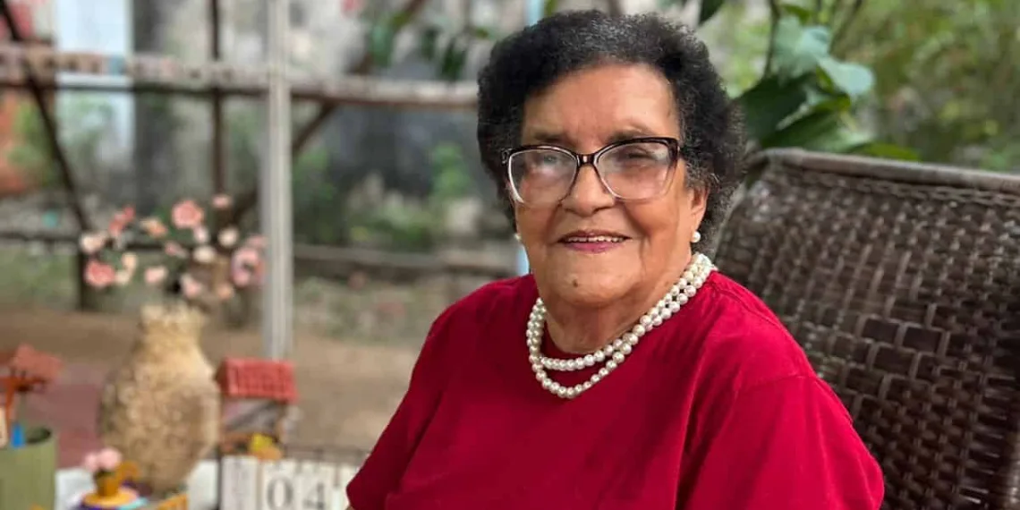 Aos 93 anos, acreana desafia a passagem do tempo ao criar miniaturas com riqueza de detalhes