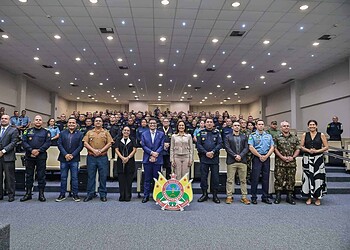 Gladson e Mailza prestigiam abertura do Curso de Formação de Sargentos da Polícia Militar