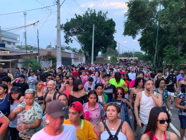 Parada do Orgulho LGBTQIA+ encerra atividades da Semana da Diversidade; veja fotos