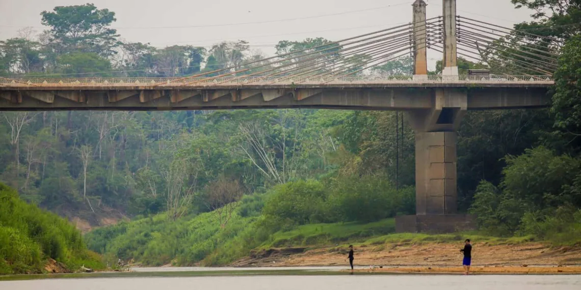 Governo do Acre realiza vistoria em áreas afetadas por seca extrema