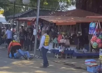 Vídeo mostra briga entre mototaxistas no Calçadão do Terminal Urbano