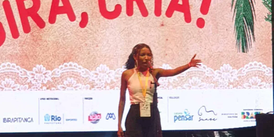 Acreana vence campeonato nacional de poesia falada 'Slam das Minas BR' no Rio de Janeiro