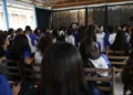Grupo Nóis da Casa exibe performance sobre gravidez na adolescência na escola Humberto Soares